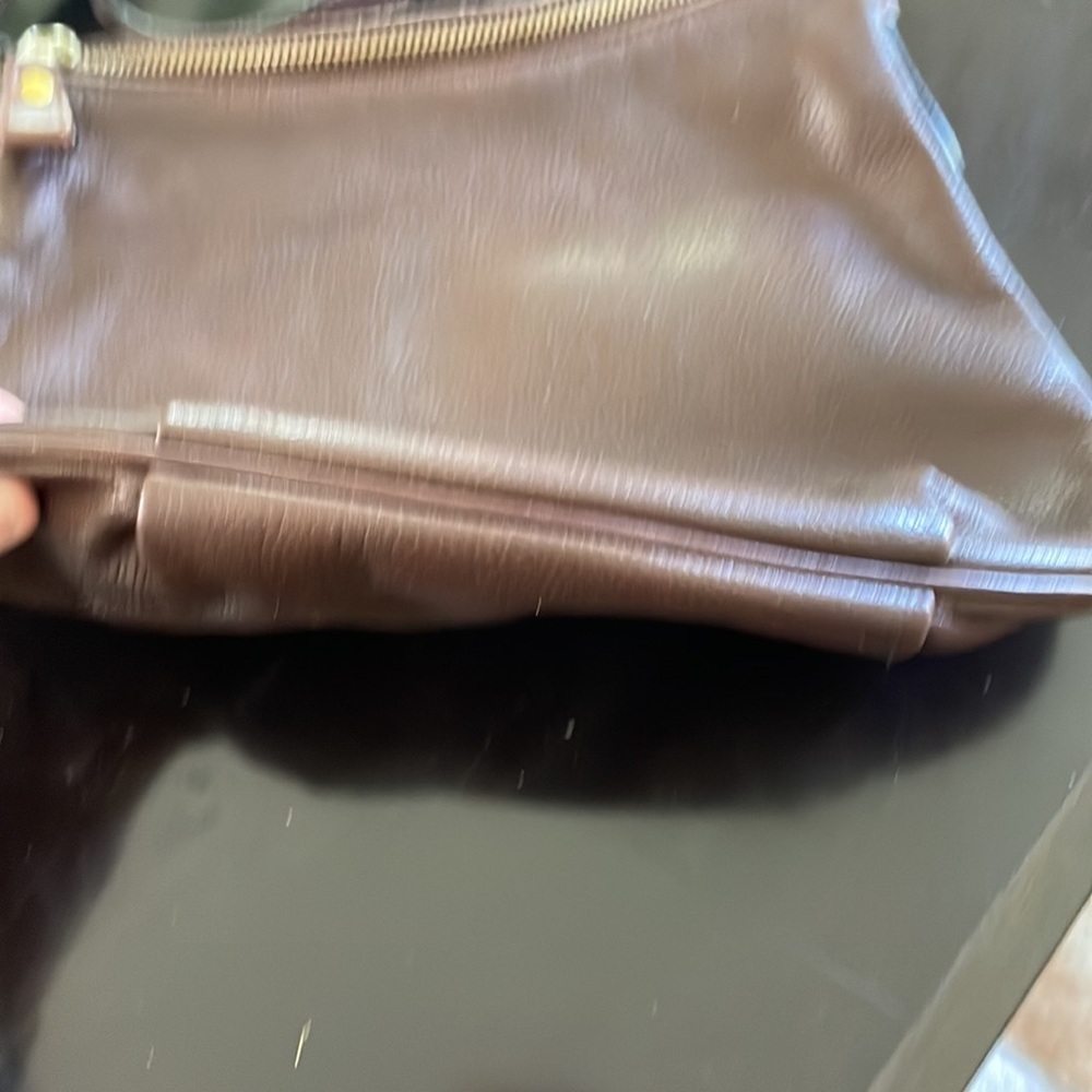 Leather Co by Liz Claiborne brown pebbled leather crossbody bag - Picture 2 of 5
